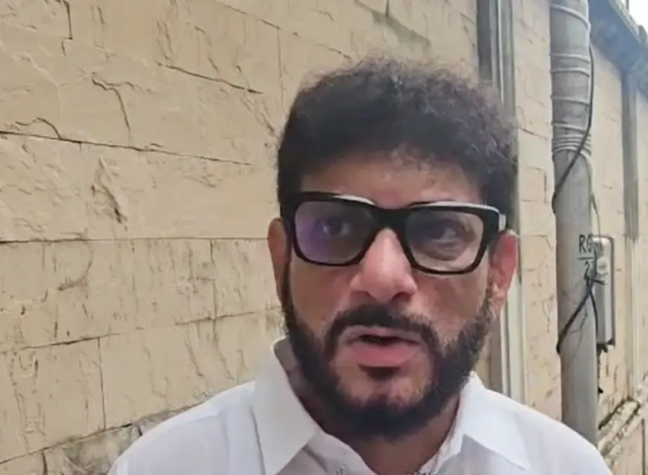 क्या जब हम दूसरे धर्म पर कुछ नहीं बोलते, तो हमें परेशान क्यों किया जा रहा है?: वारिस पठान