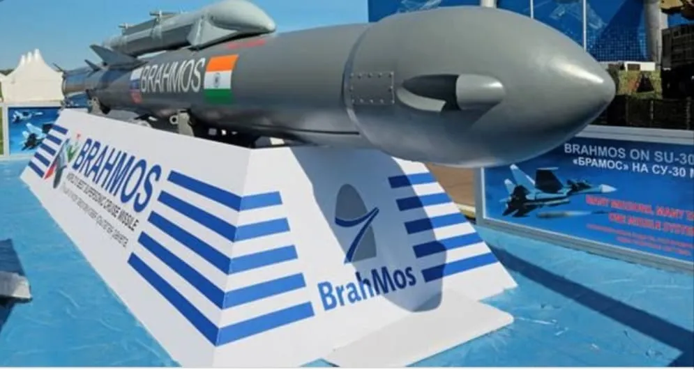 How Does Jairam Ramesh Emphasize Governance Continuity in BrahMos Missile Development?