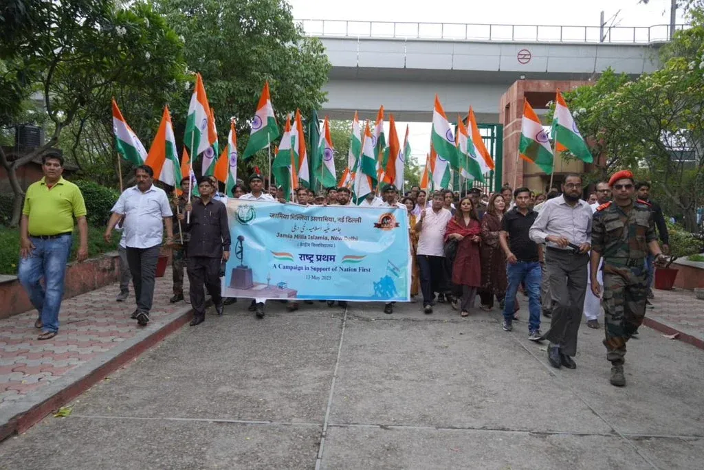 How Did Jamia Millia Islamia Honor the Armed Forces with a Tiranga March?