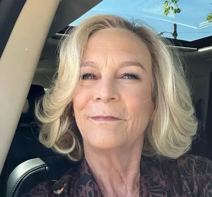 What Did Jamie Lee Curtis Feel Sitting in the Front Row at the Oscars?
