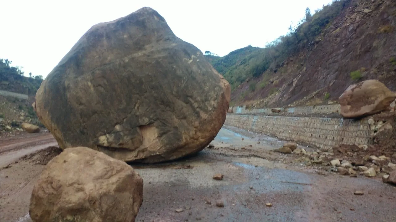 Closure of Jammu-Srinagar Highway Continues for Second Day