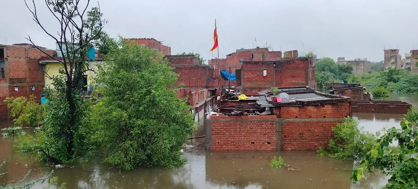 क्या जमशेदपुर में बाढ़ के कारण निचले इलाकों की बस्तियां डूबी? एनडीआरएफ का रेस्क्यू ऑपरेशन शुरू