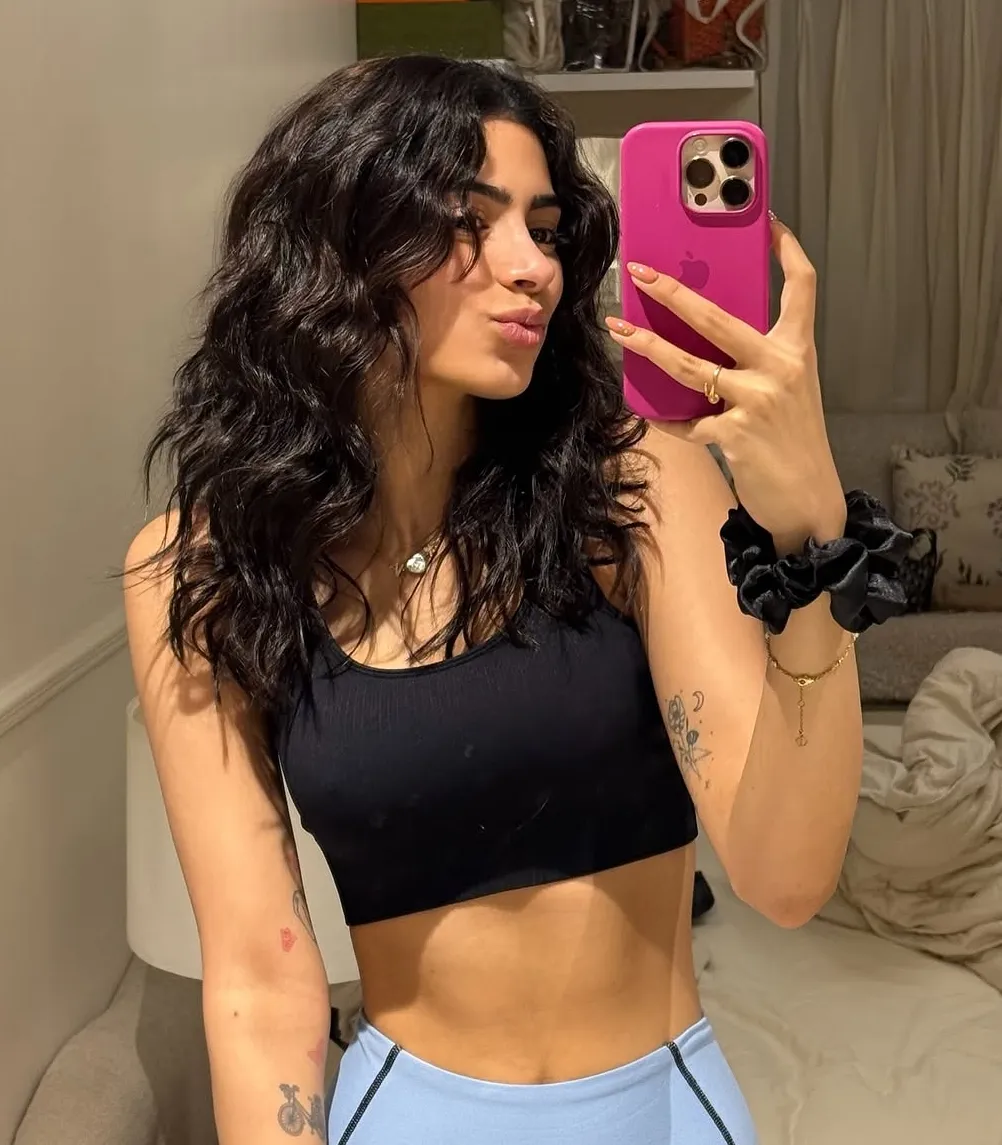 Janhvi Kapoor Tells Khushi to Return Her Shorts