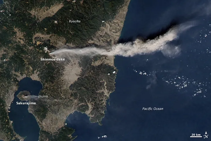 What Happened During the Eruption of Japan's Shinmoedake Volcano?