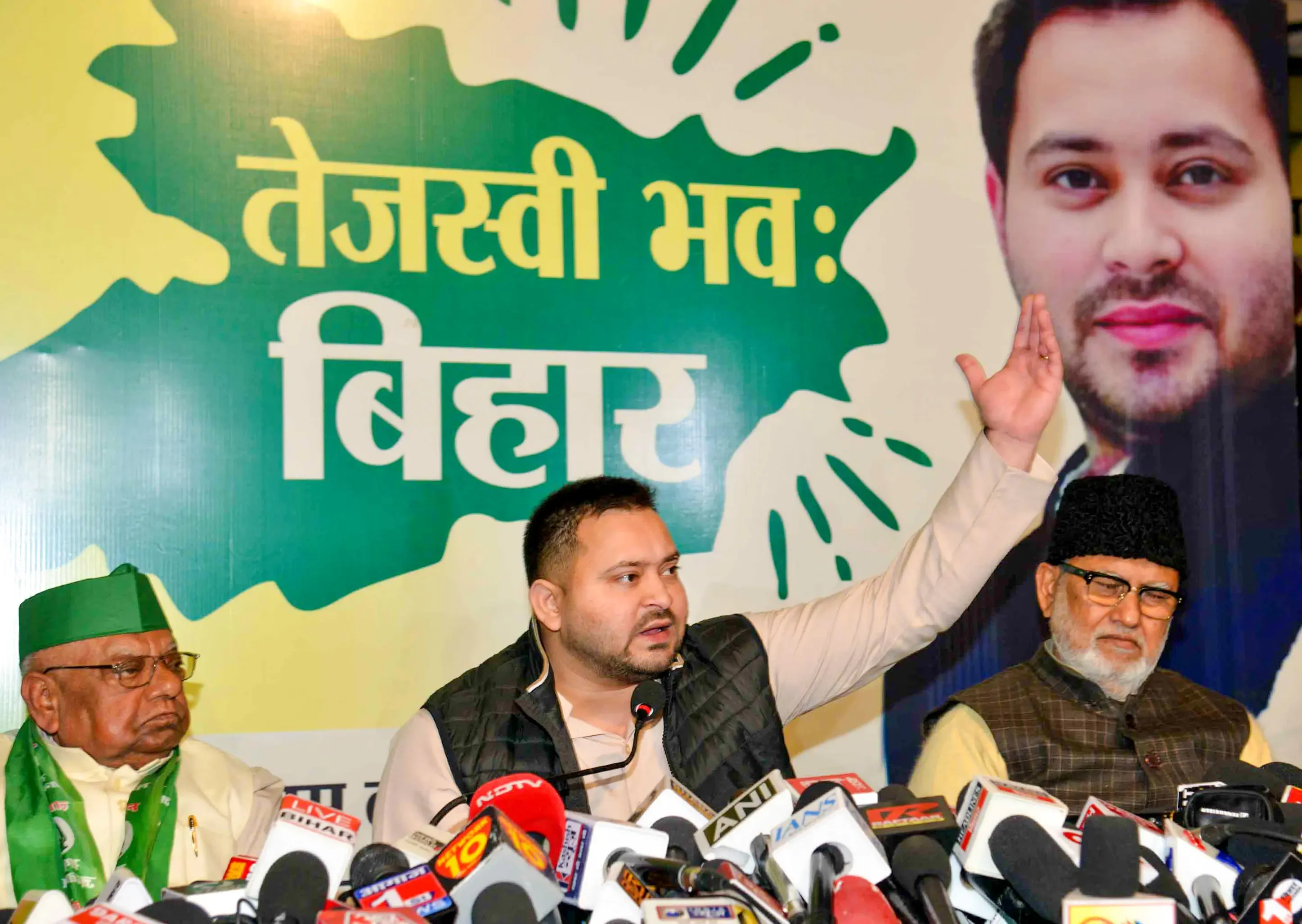 Mangani Lal Mandal Rejoins RJD; Tejashwi Calls It 'Homecoming'