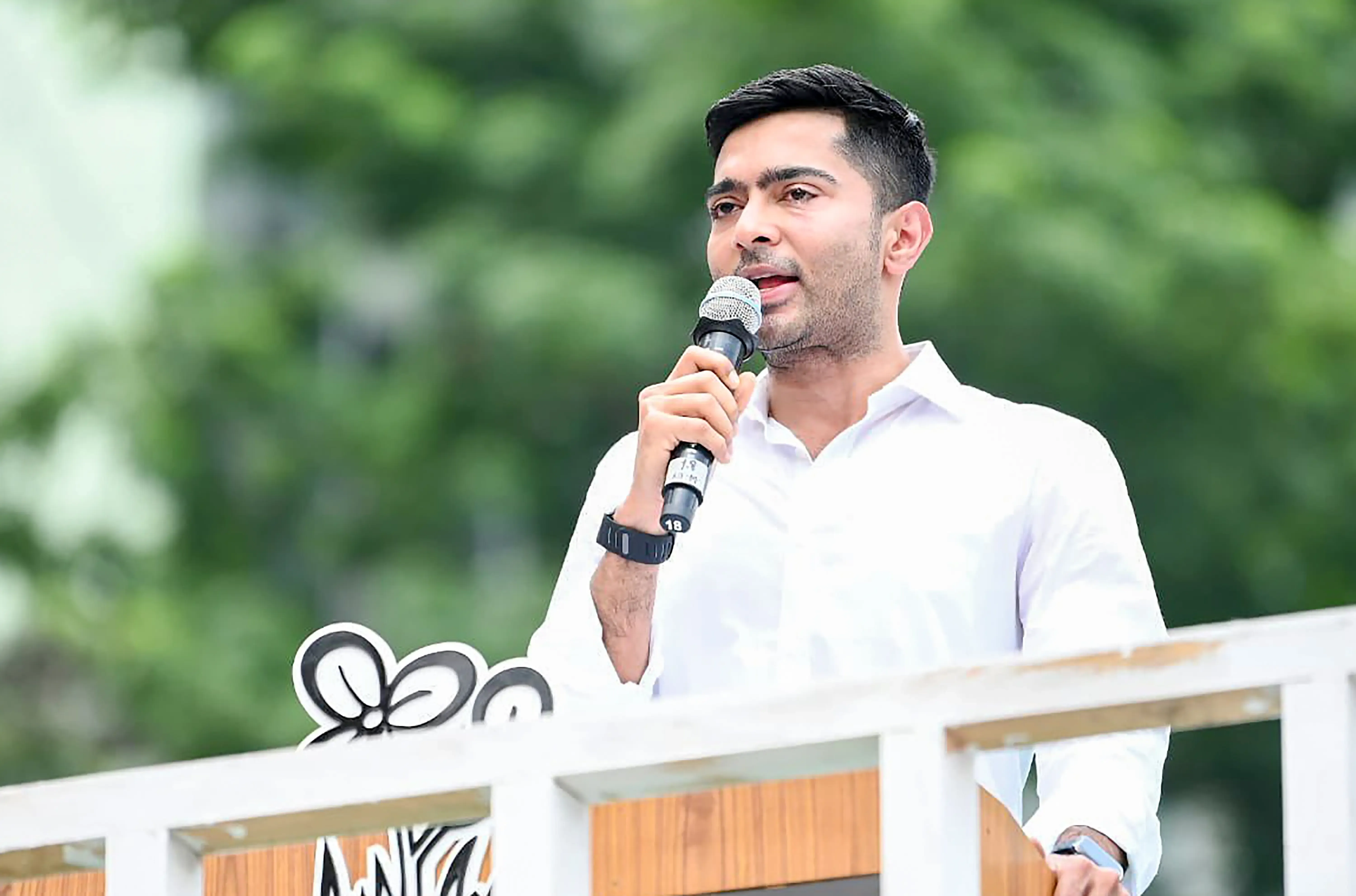 क्या जीत की ट्रॉफी सिर्फ पीओके है? क्रिकेट मैदान में पाकिस्तान से मुकाबला क्यों नहीं?: अभिषेक बनर्जी
