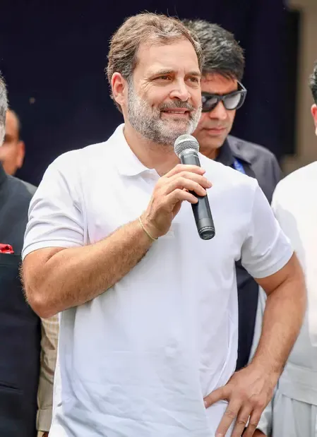 Why has a Jharkhand court issued a non-bailable warrant against Rahul Gandhi?