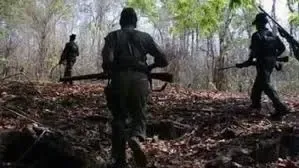 क्या झारखंड के बोकारो में पुलिस मुठभेड़ में दो नक्सली ढेर हो गए और एक जवान शहीद हुआ?