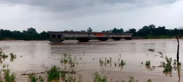 क्या झारखंड में बारिश ने मचाई तबाही? 10 लोगों की मौत, 25 घायल, कई पुल बहे, रेस्क्यू में एनडीआरएफ उतरी
