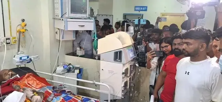 क्या झारखंड के प्रखंड कार्यालय में जहर खाने वाले पंचायत सेवक की मौत पर बवाल हुआ?