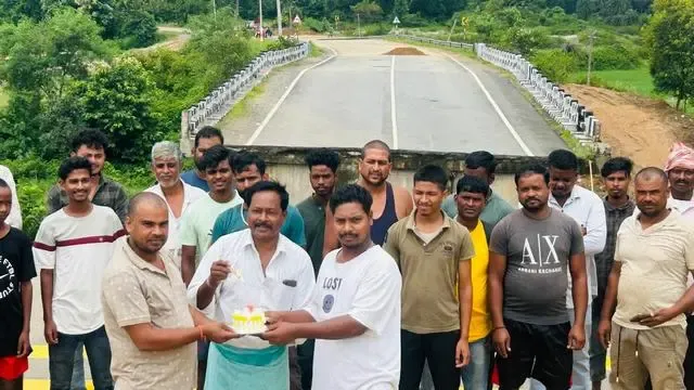 Why Did Jharkhand Villagers Cut a Cake to Commemorate Bridge Collapse?