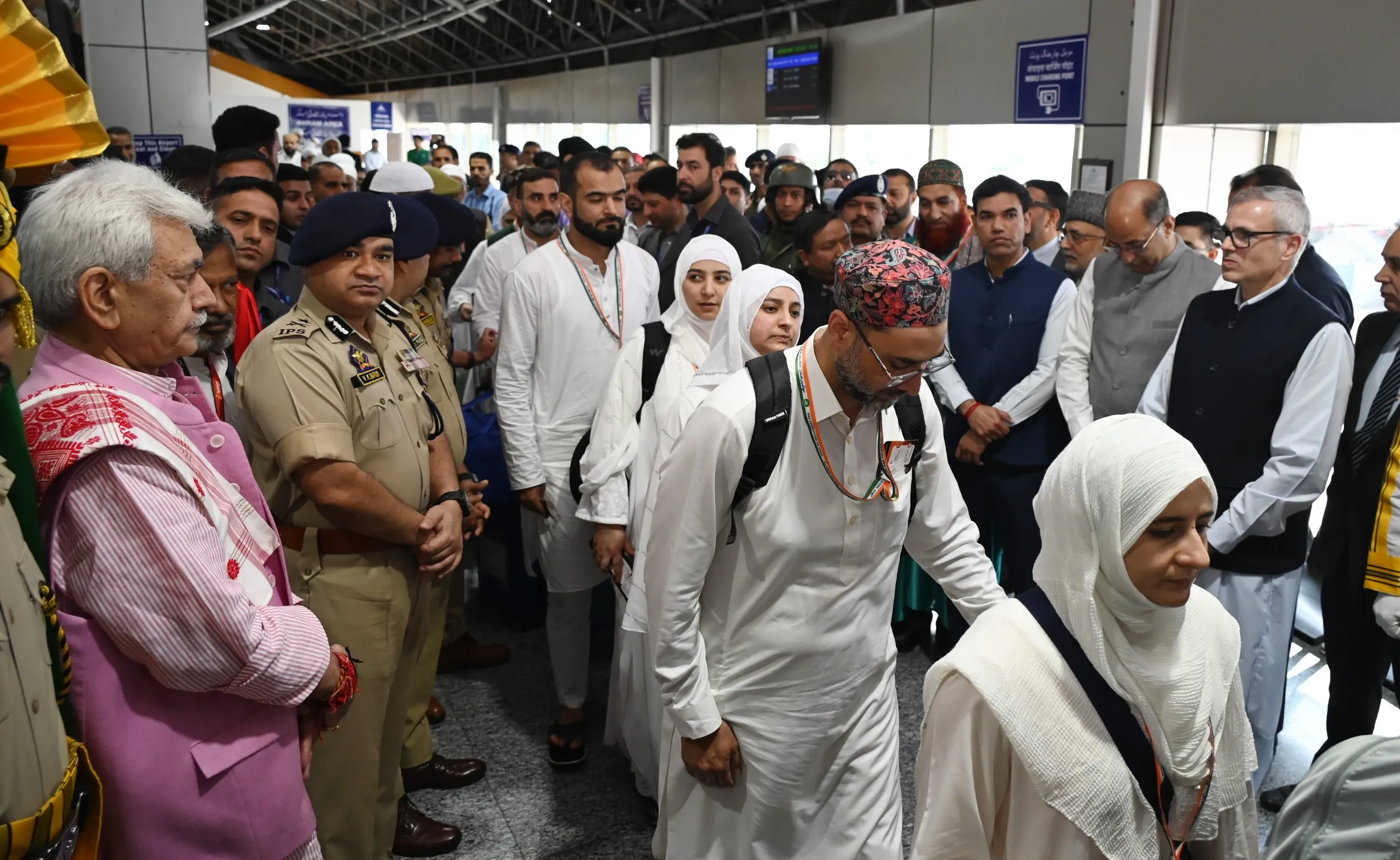 Did J&K L-G Just Flag Off the First Batch of Hajj Pilgrims from Srinagar Airport?