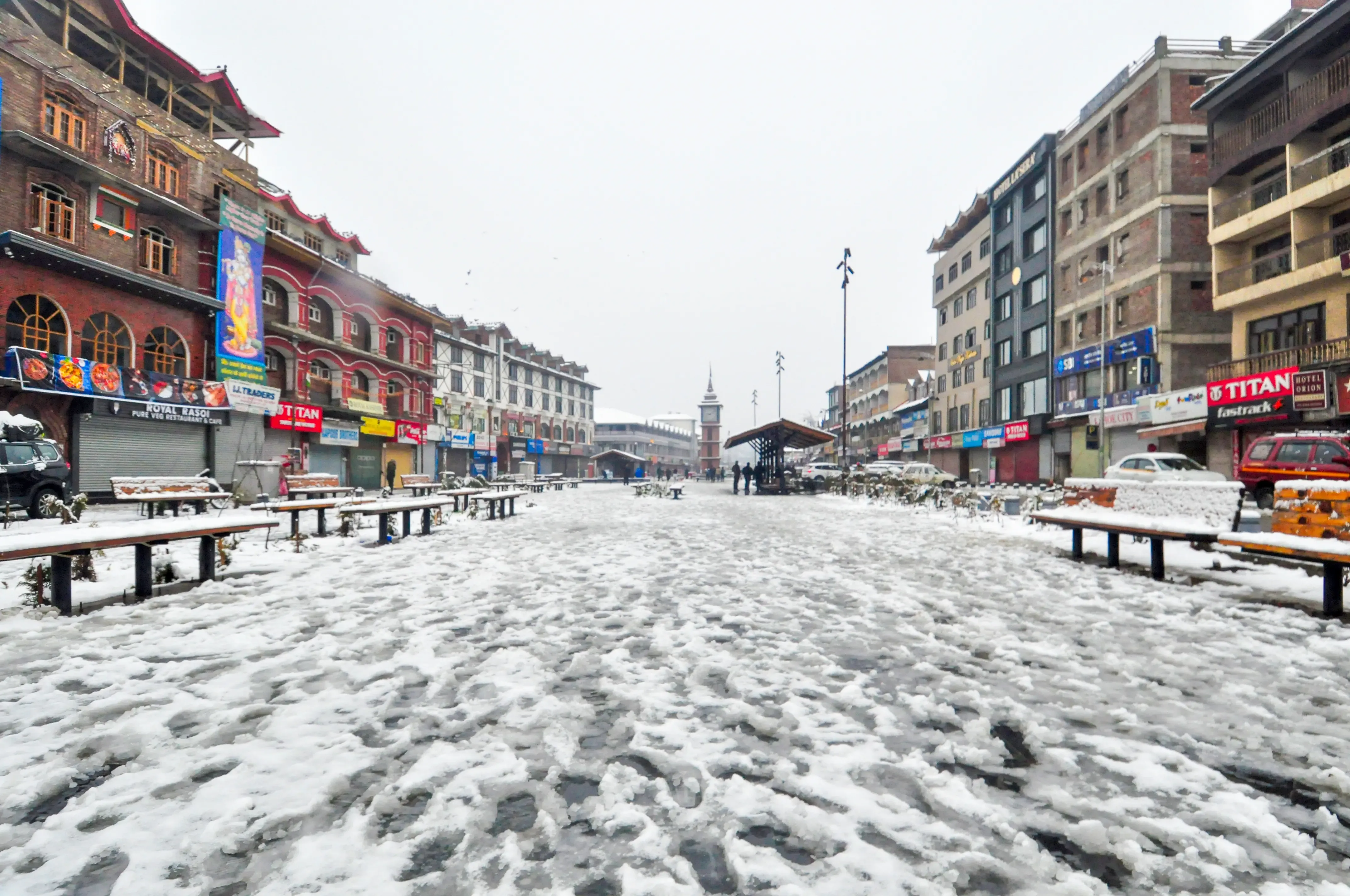 Jammu and Kashmir Experiences Severe Cold Wave, Dry Conditions Expected for Next Day