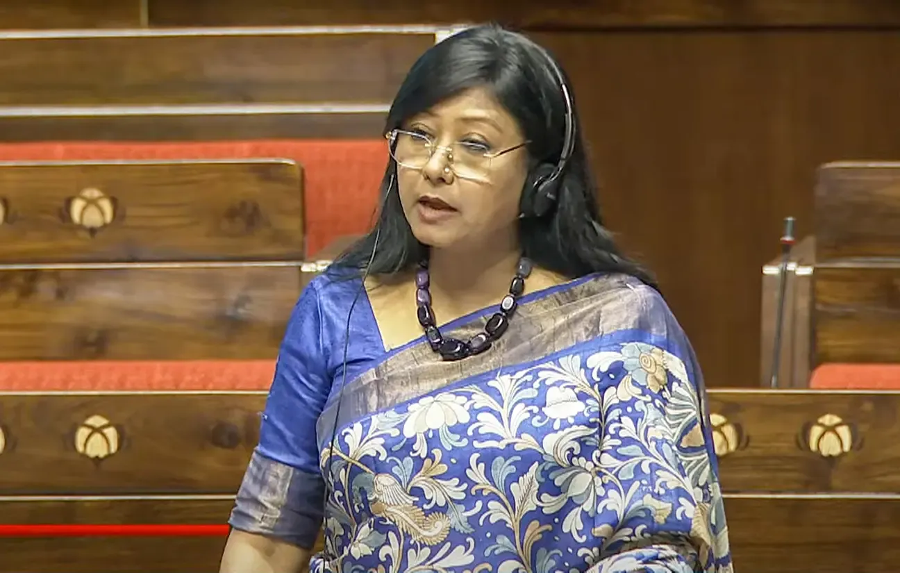 JMM MP Mahua Maji and Family Injured in Road Mishap Returning from Maha Kumbh