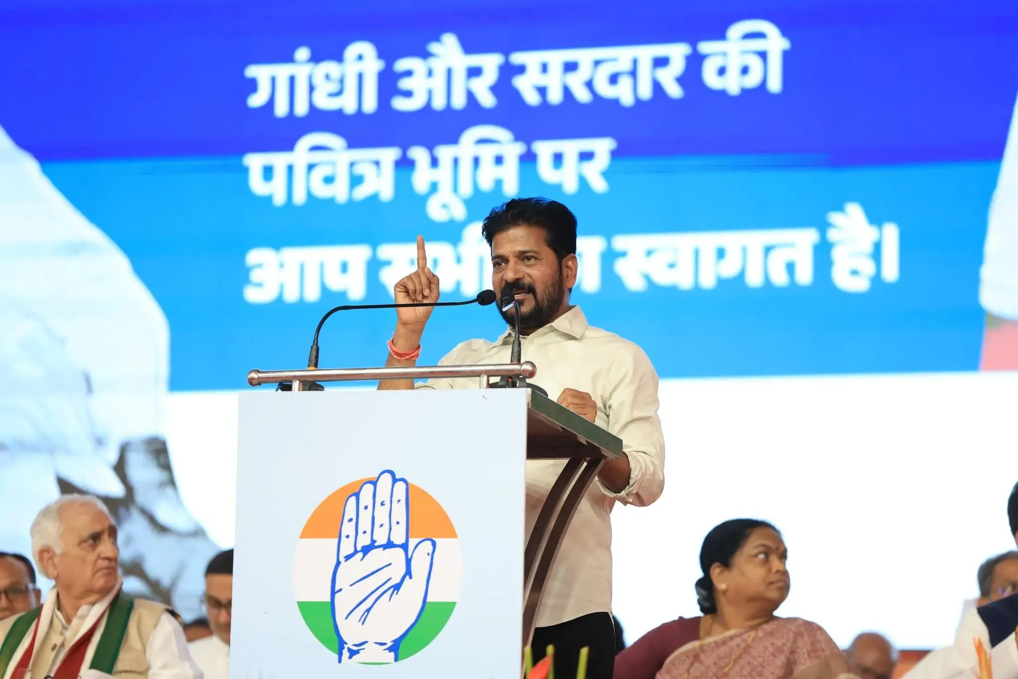 Collaborate with the Gandhi Family to Overcome BJP: Telangana CM