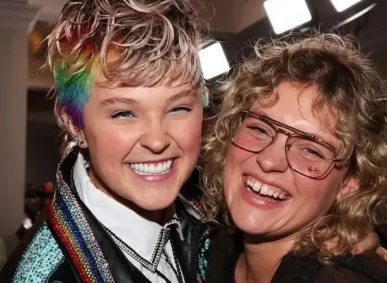 Did JoJo Siwa End Her Relationship with Kath Ebbs?