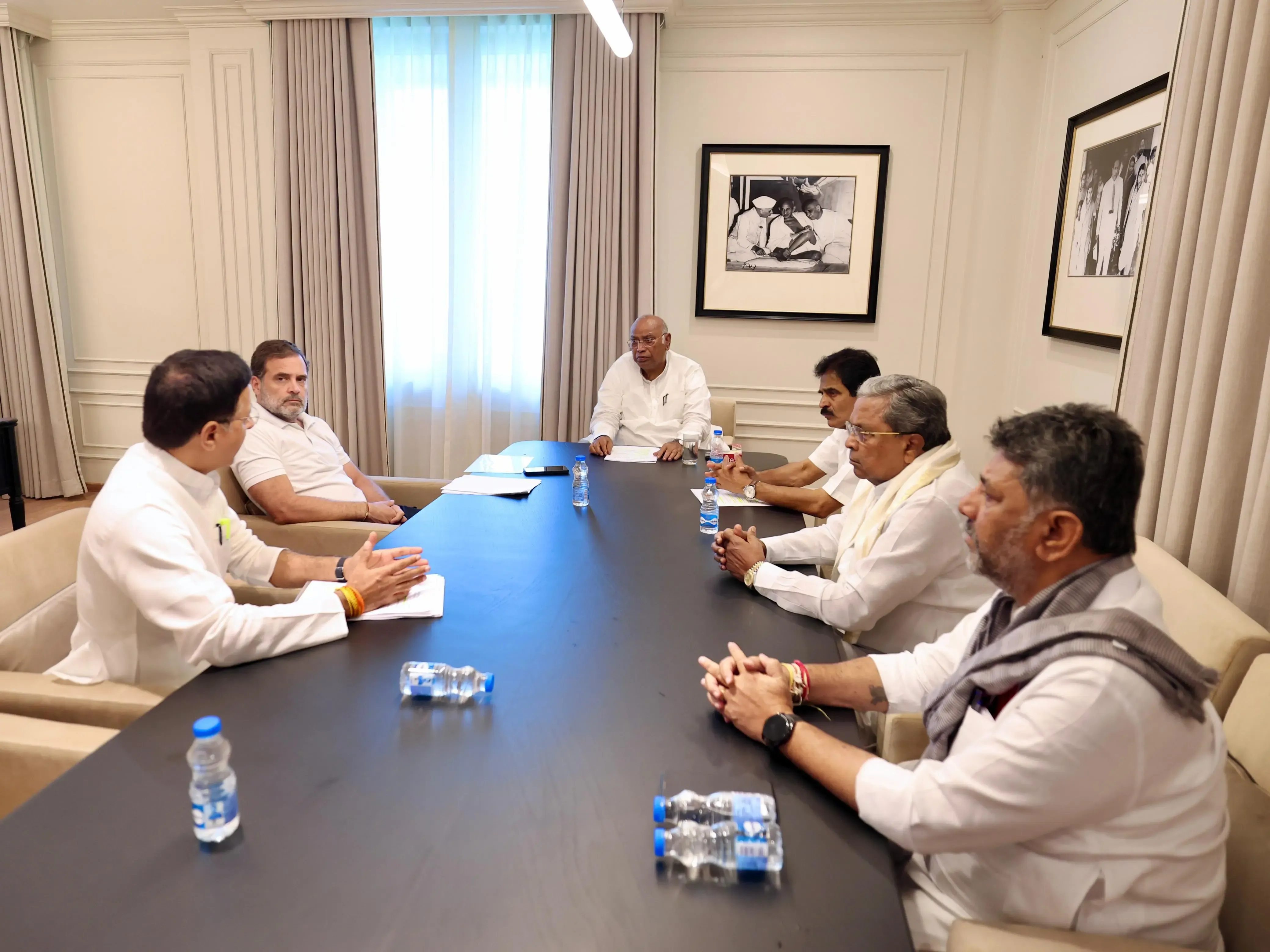 Is a Journalist's Aspiration to Be an Editor Limited by Ownership Decisions? Surjewala on Karnataka Leadership Shift