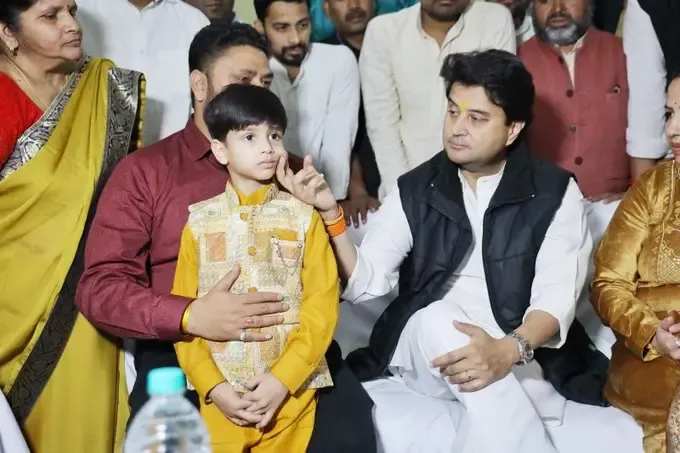 Union Minister Jyotiraditya Scindia Visits Rescued Gwalior Boy
