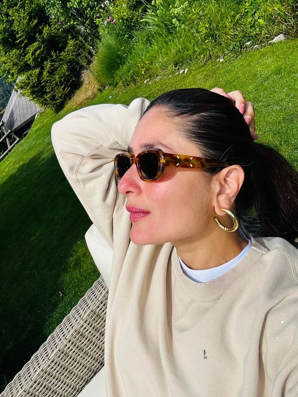 How is Kareena Kapoor Khan Supporting Flood Victims in North India?