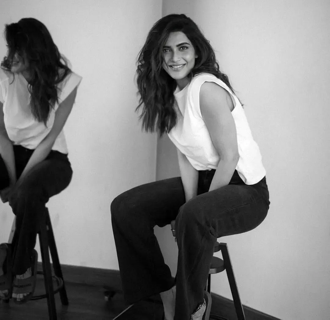Karishma Tanna Kicks Off March with Optimism: Release What Holds You Back