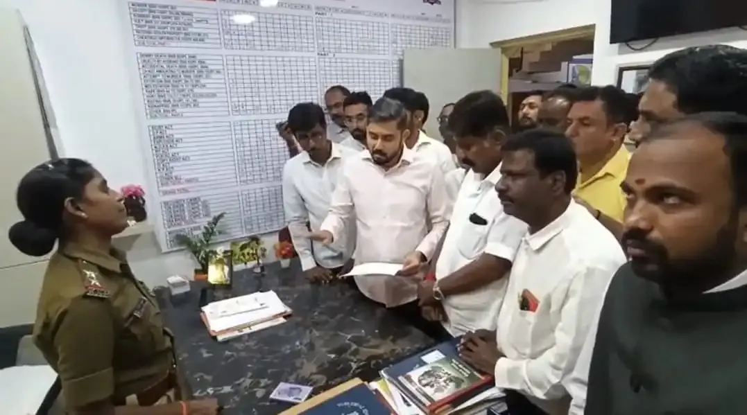 Did Karnataka BJP File Police Complaint Over Wall Demolition and Tree Felling Before Congress Protest?