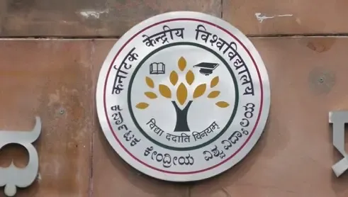 क्या कर्नाटक के सेंट्रल यूनिवर्सिटी की छात्राओं को हिजाब पहनने के लिए मजबूर किया गया?