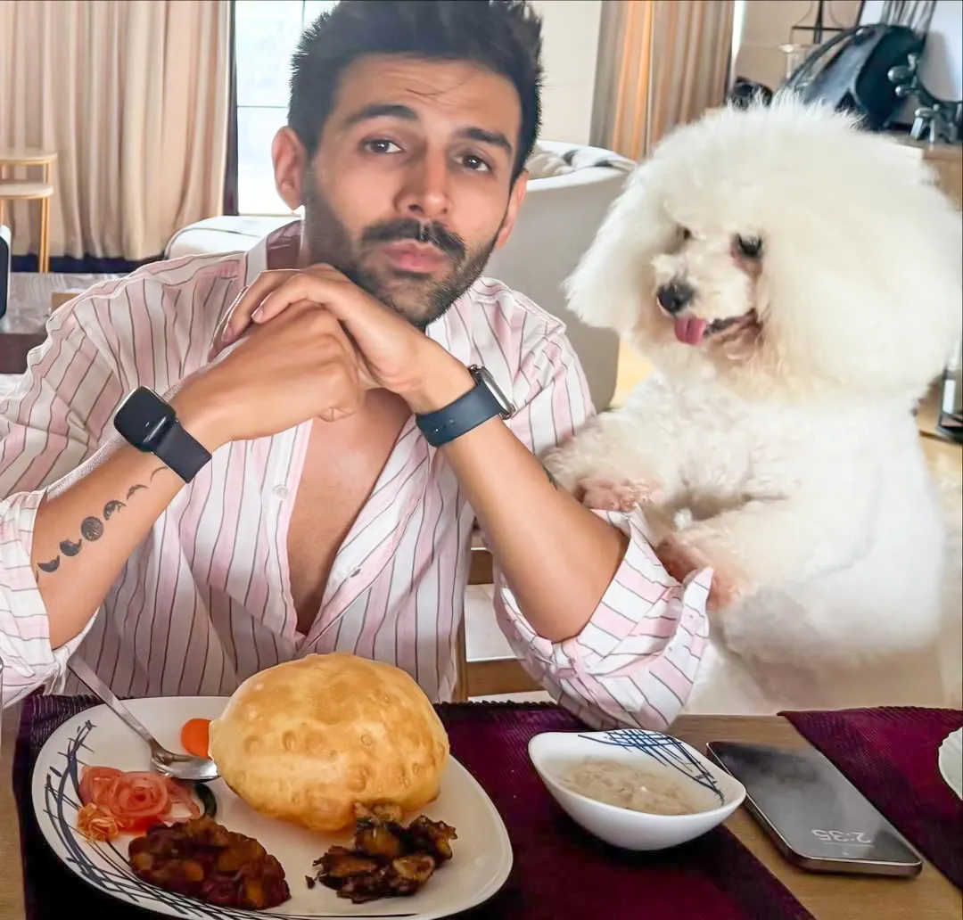 Did Kartik Aaryan Just Enjoy a Weekend Feast with His Pup?