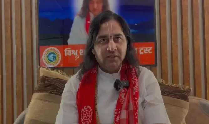 क्या कथावाचक देवकी नंदन ठाकुर के खिलाफ मानहानि का मामला दर्ज हुआ है?