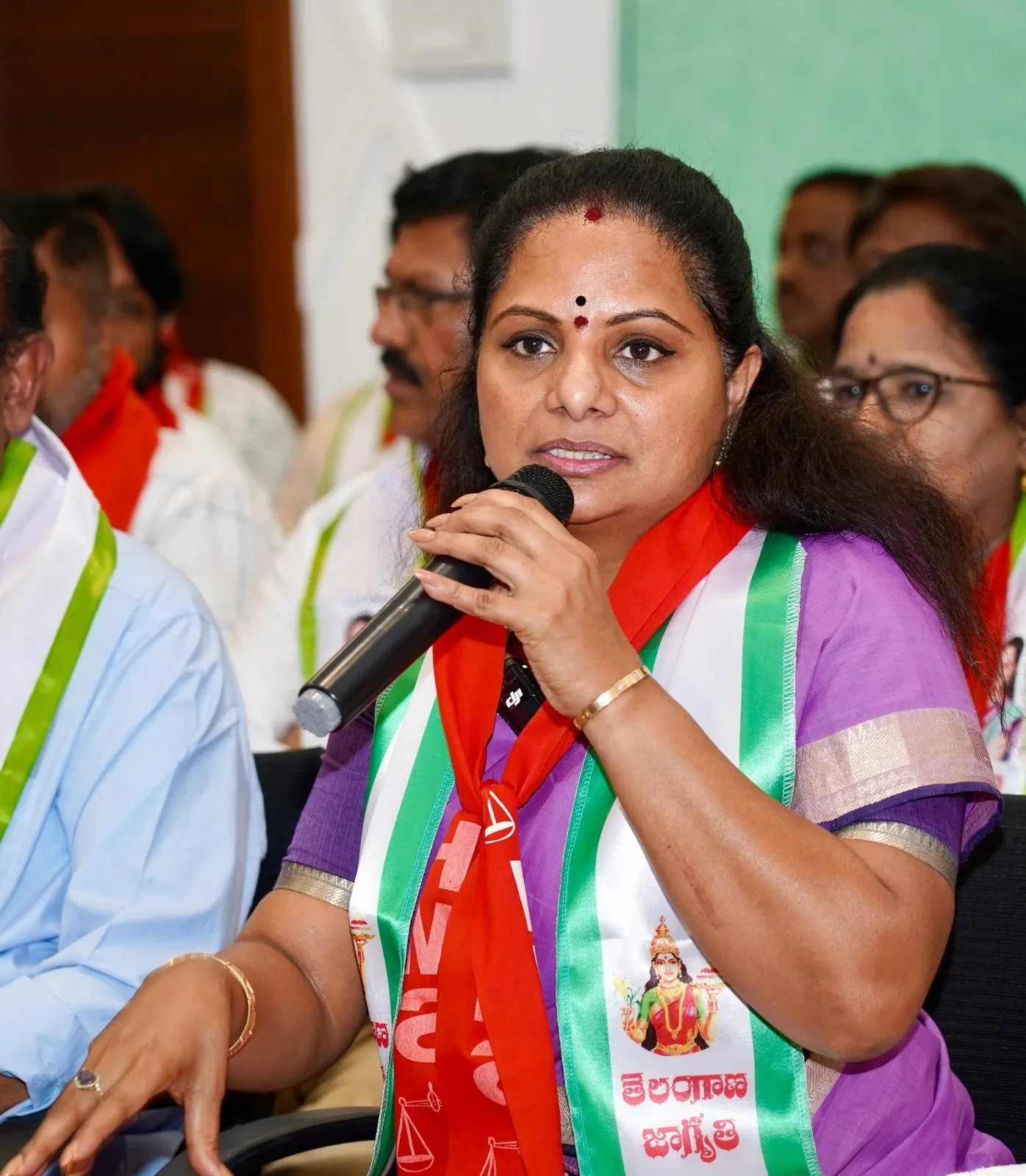 Is Kavitha Pointing Fingers at Harish Rao and Former MPs for CBI Inquiry Against KCR?