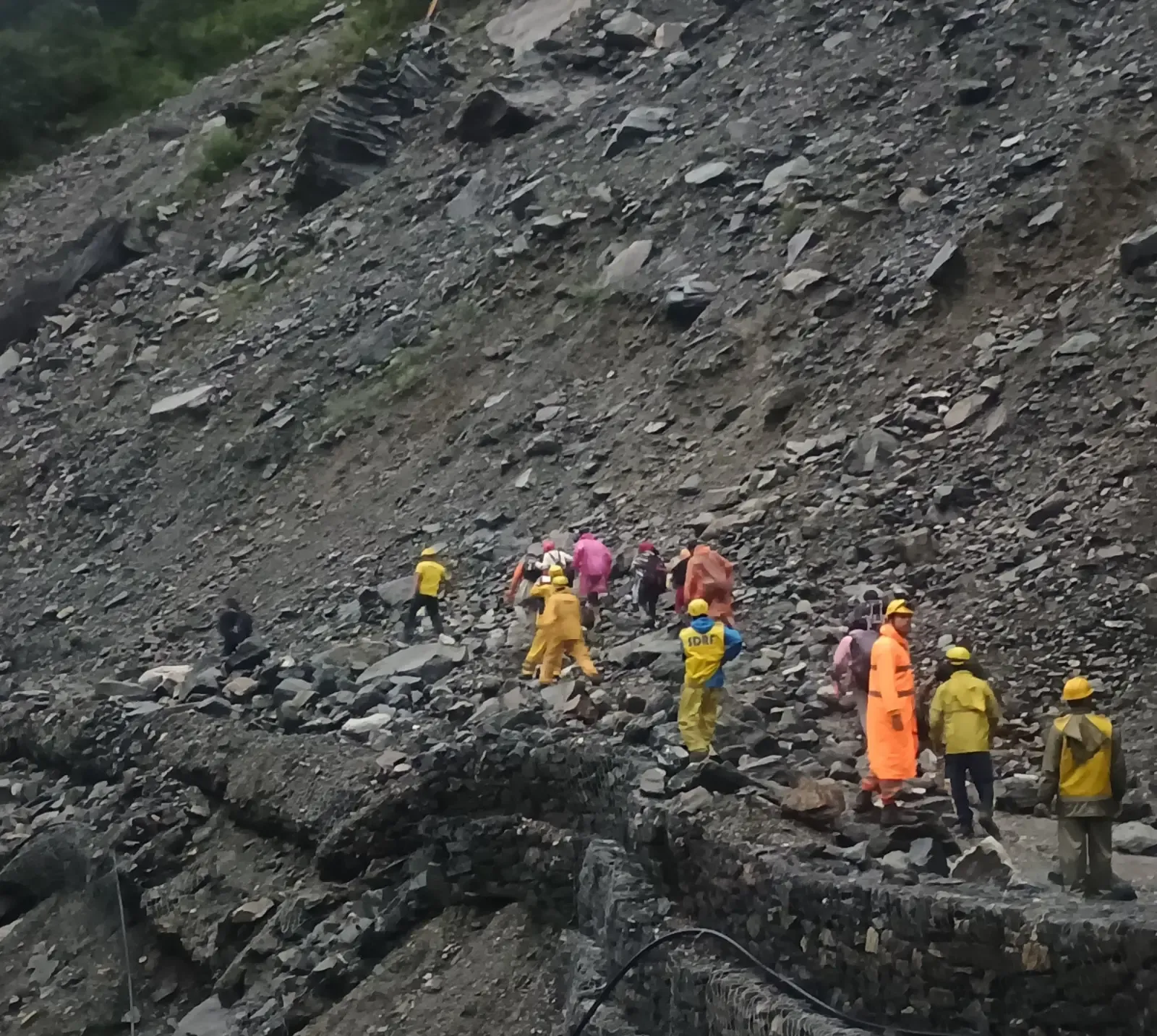 क्या केदारनाथ से लौट रहे श्रद्धालु स्लाइड जोन में फंसे थे? एसडीआरएफ ने किया रेस्क्यू