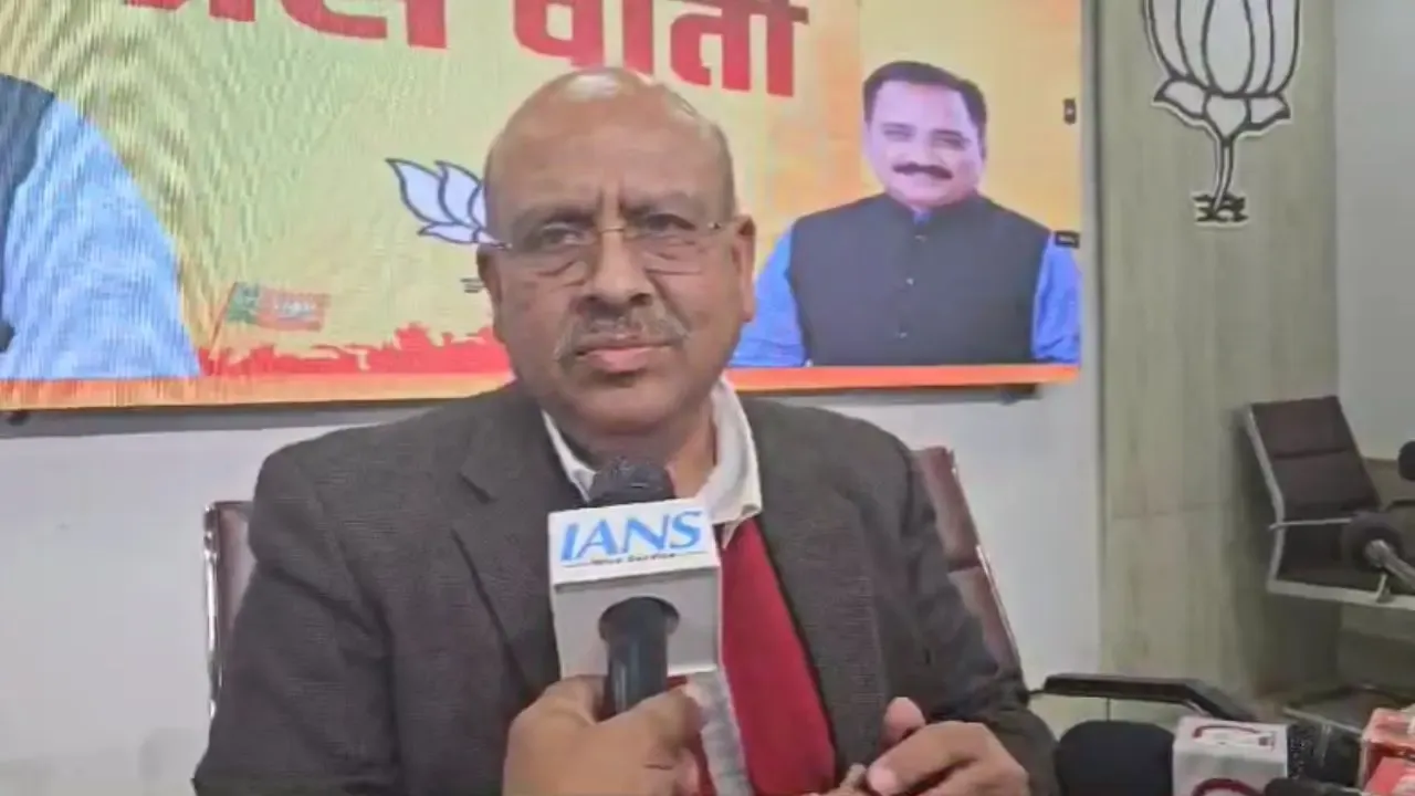 Vijender Gupta Accuses Kejriwal of Using Bangladeshi Voters for Delhi Elections