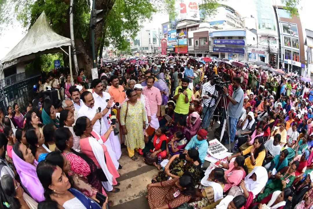 Kerala's Health Minister Engages with Union Counterpart Nadda as Asha Workers Persist in Protests