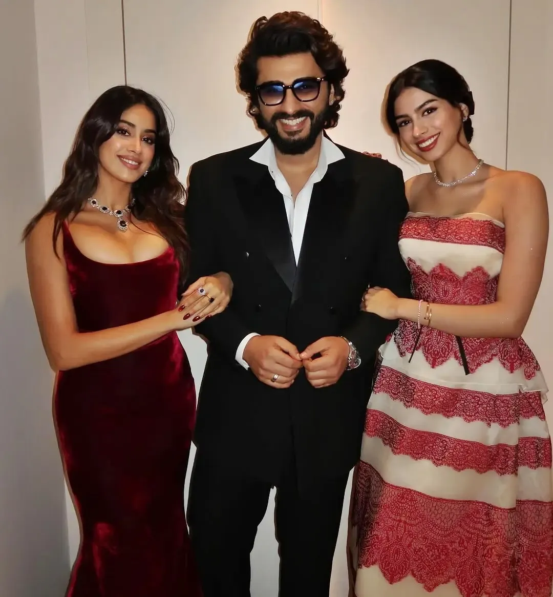 Khushi Kapoor, Janhvi, and Arjun Share Festive Moments from Christmas Celebrations