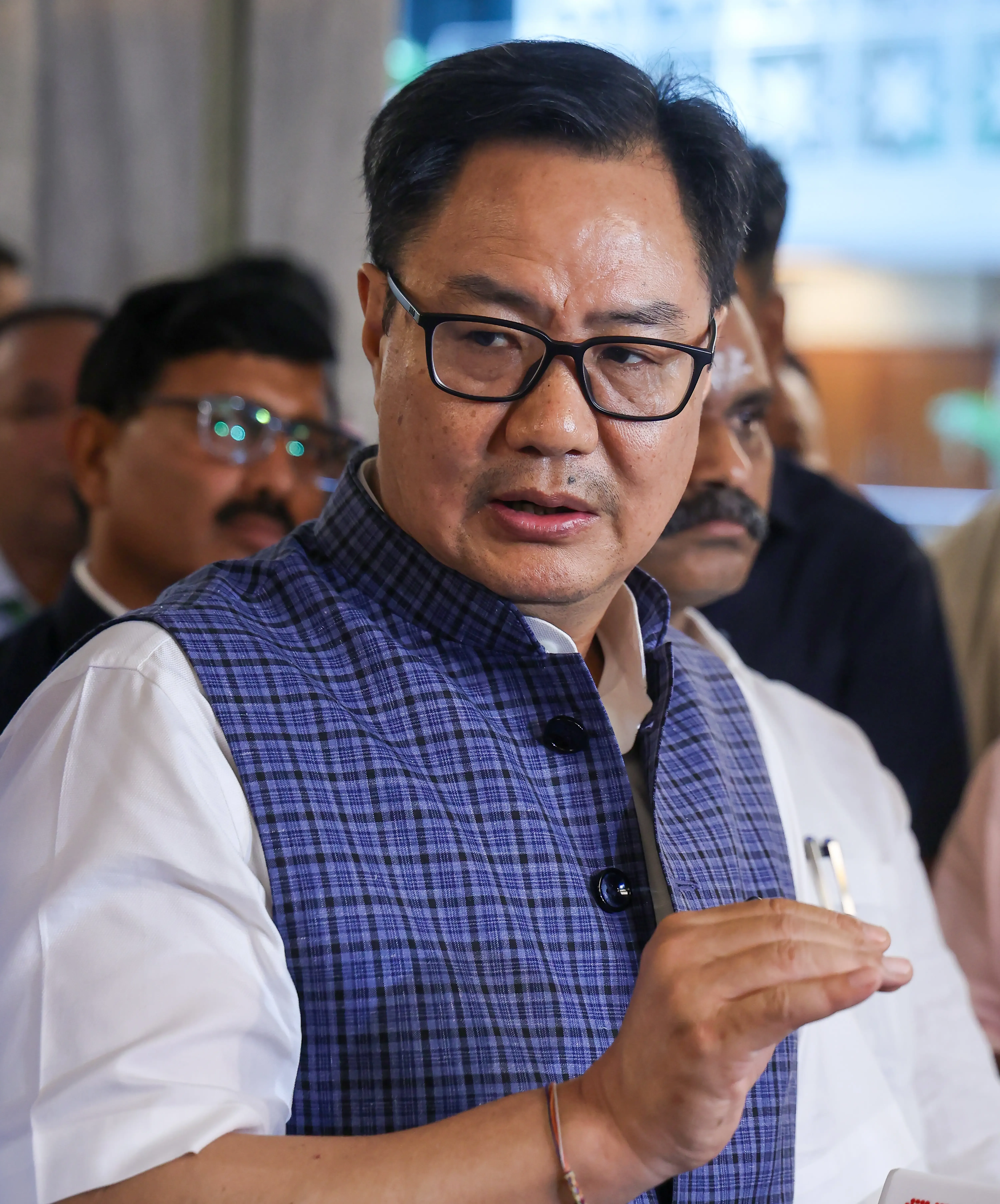 क्या मणिशंकर अय्यर के बयान पर किरेन रिजिजू ने किया तंज?