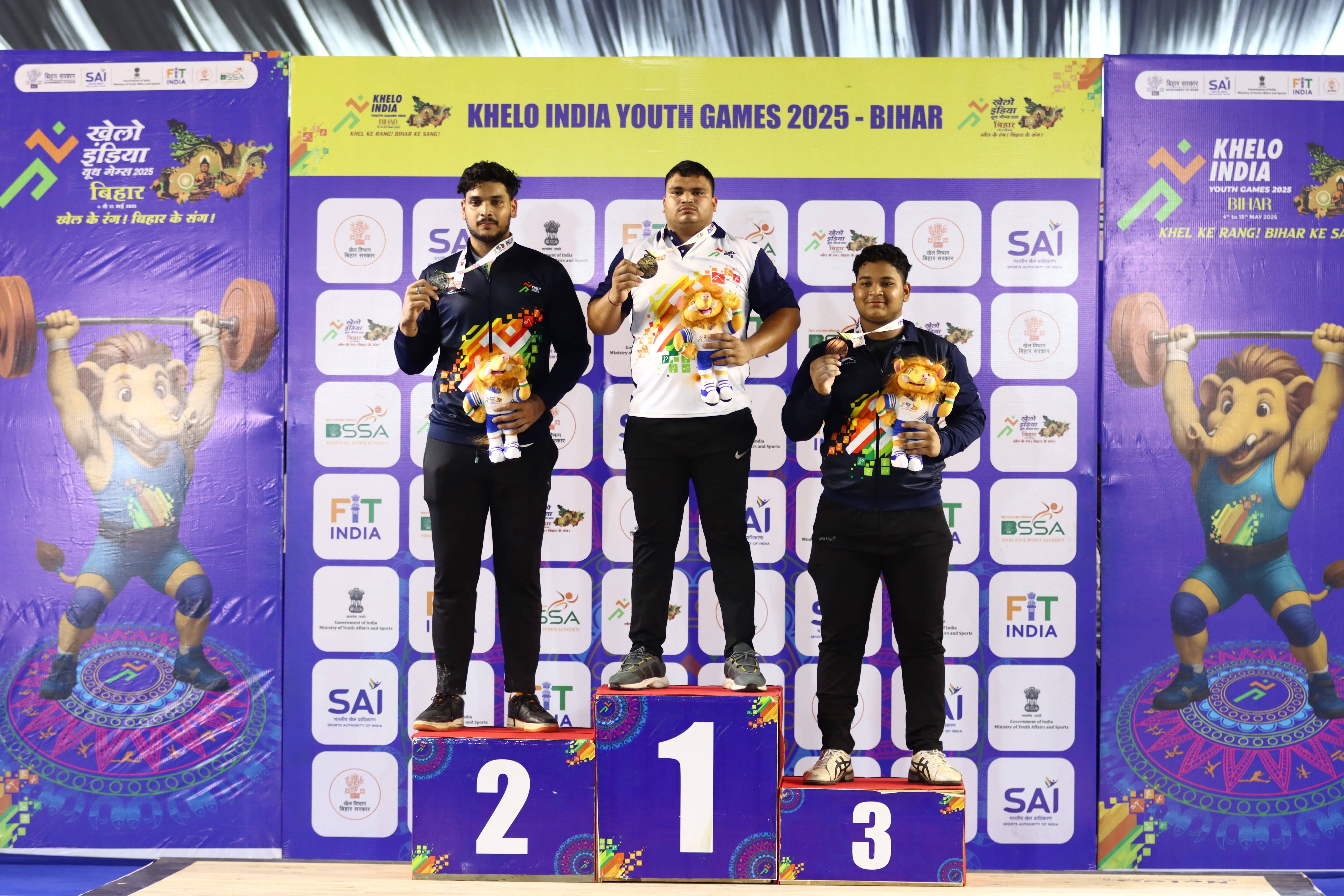 Who Claimed the First Weightlifting Medals at KIYG 2025?