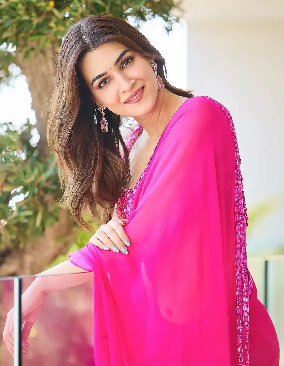 Kriti Sanon Celebrates Live Performance of ‘Kya Hua Tera Vaada’ with Alleged Partner Kabir Bahia