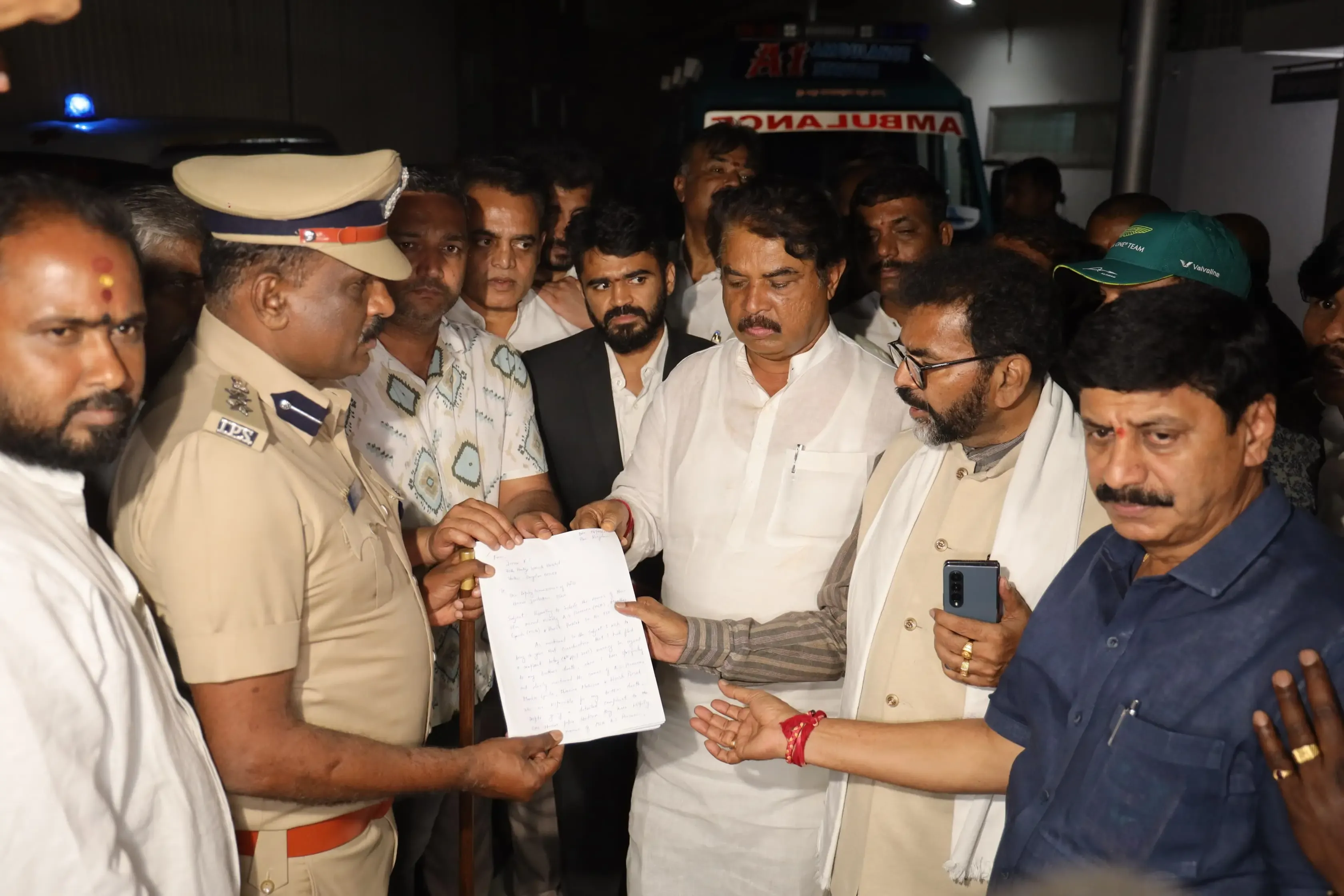Karnataka BJP Protests for Inclusion of Congress MLAs in FIR Related to Party Worker’s Suicide