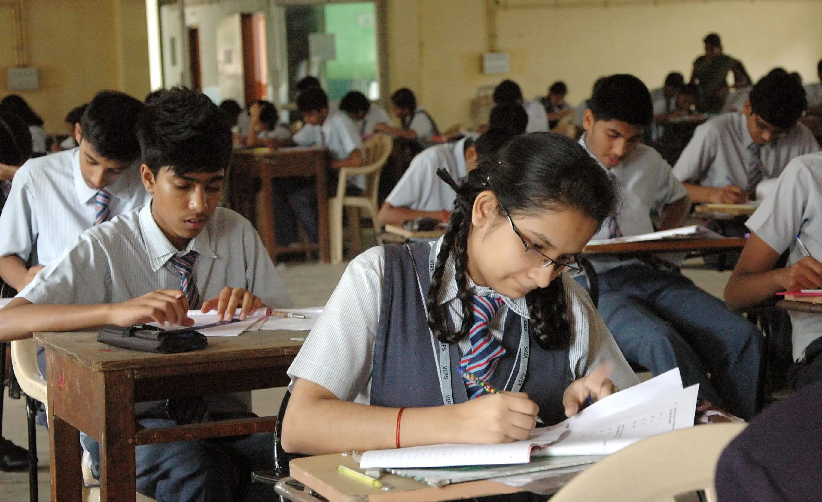 Karnataka: Second PUC Board Exams Commence with Over 700,000 Students Under Strict Security