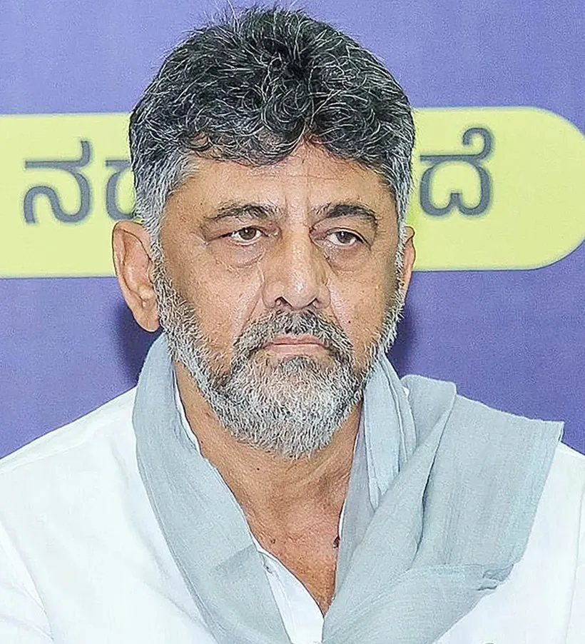Why is Shivakumar Defending Parameshwara's Financial Aid to Ranya Rao?