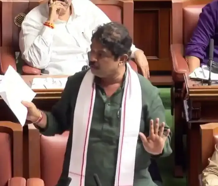 Should CM Siddaramaiah and Dy CM Shivakumar Resign After the RCB Stampede Tragedy?