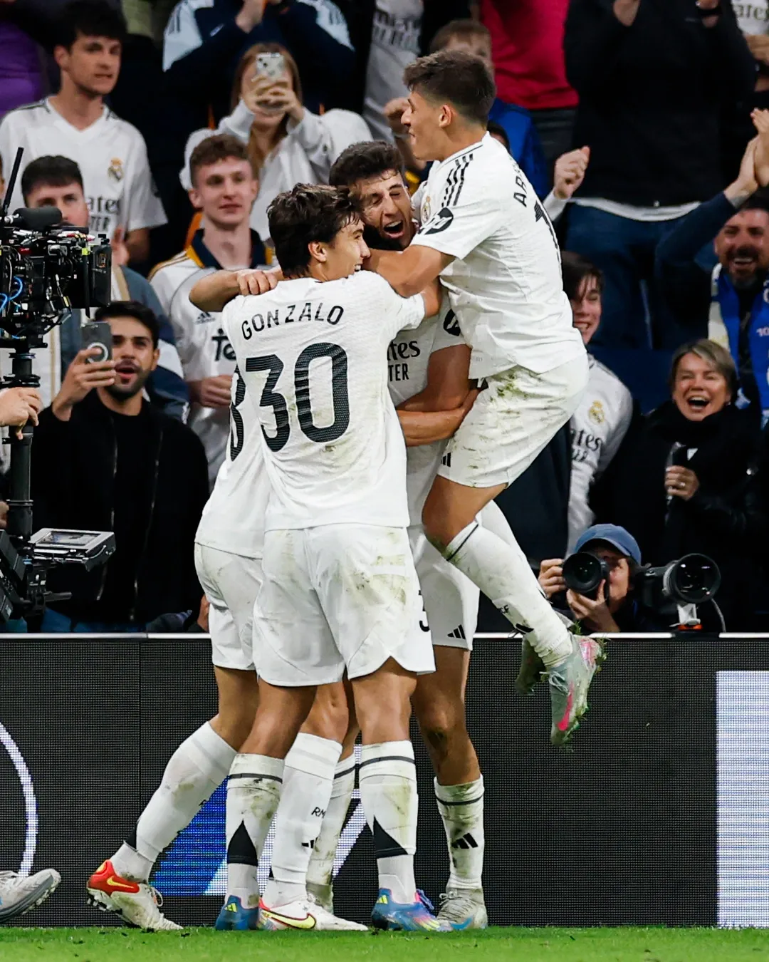 Can Real Madrid's Last-Minute Goal Delay Barcelona's La Liga Title?