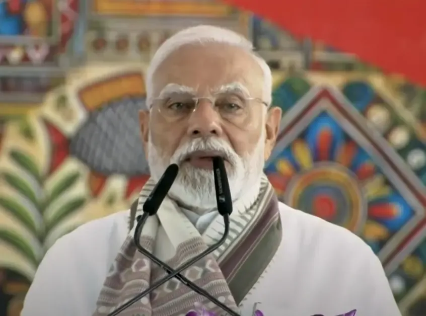 क्या 'लालटेन राज' में बिहार 'लाल आतंक' से ग्रसित था? : पीएम नरेंद्र मोदी
