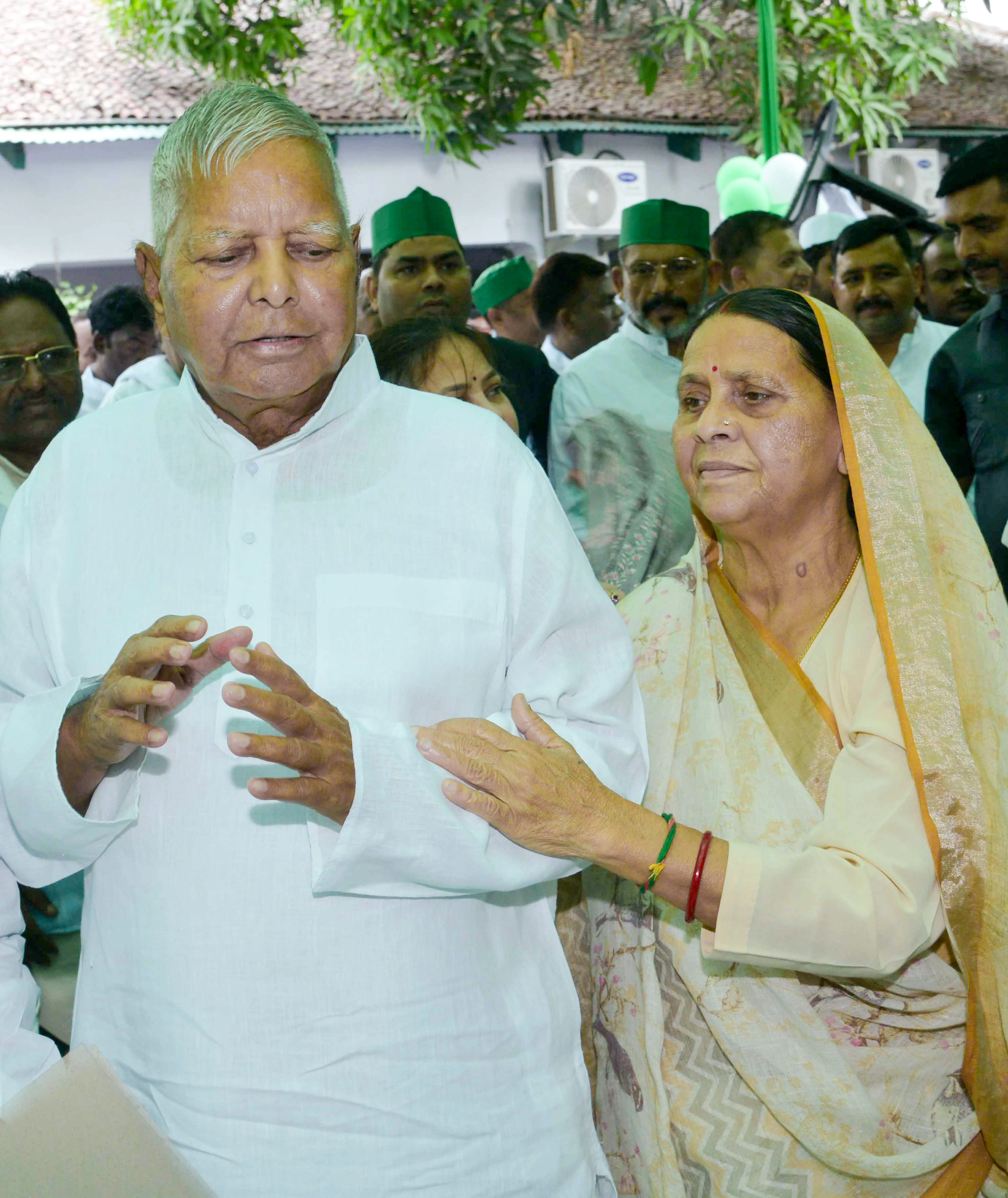 Is Lalu Yadav Mocking CM Nitish with Memes Before Bihar Assembly Polls?