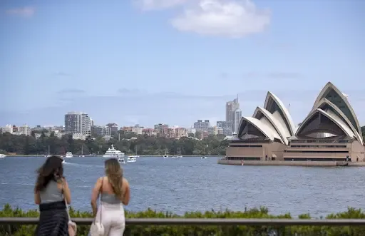 Australian Climate Expert Urges Immediate Action to Mitigate Climate Change Effects