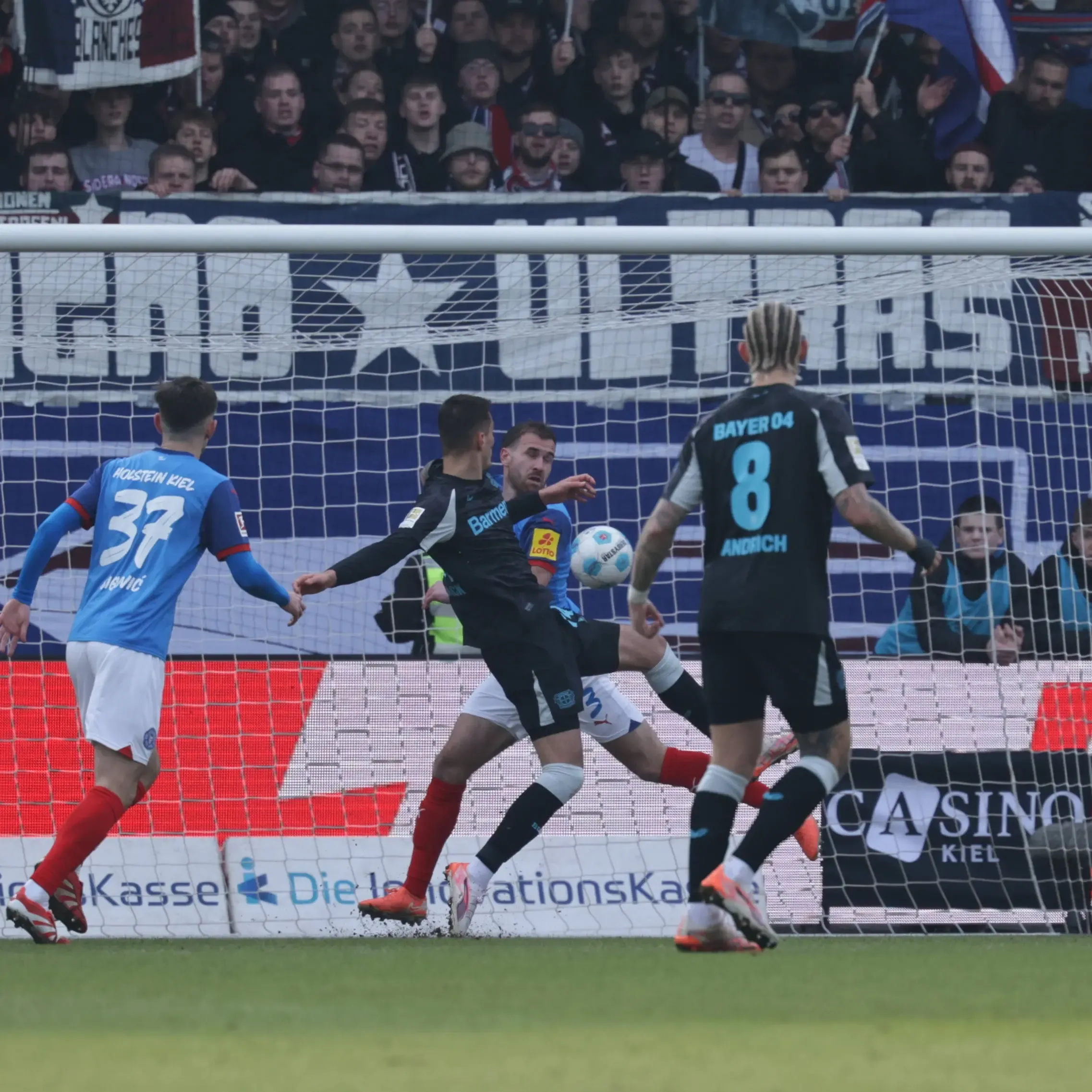 Leverkusen Dominates Bottom-Placed Kiel to Maintain Pressure on Bayern