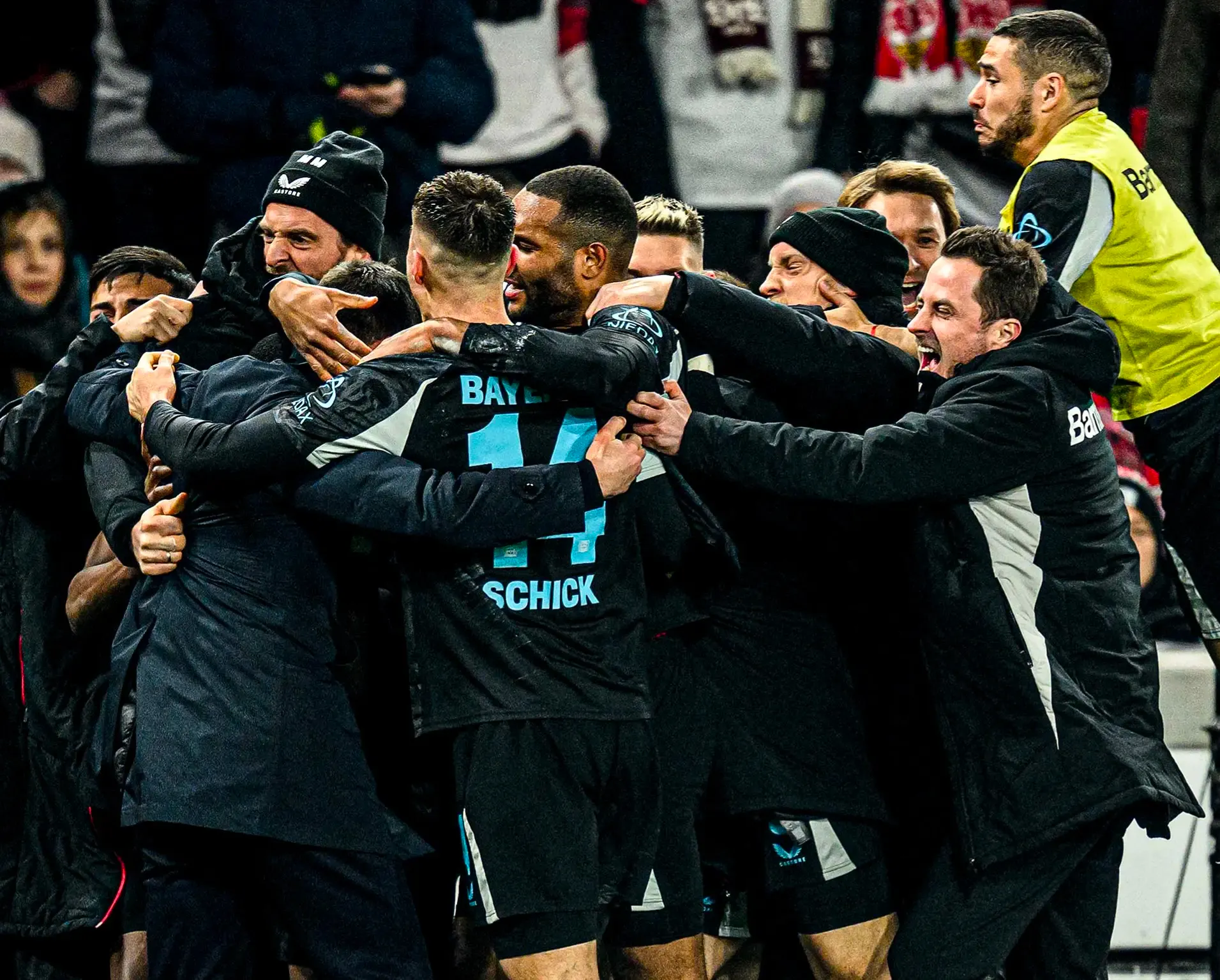 Leverkusen Shocks Stuttgart to Maintain Bundesliga Title Challenge