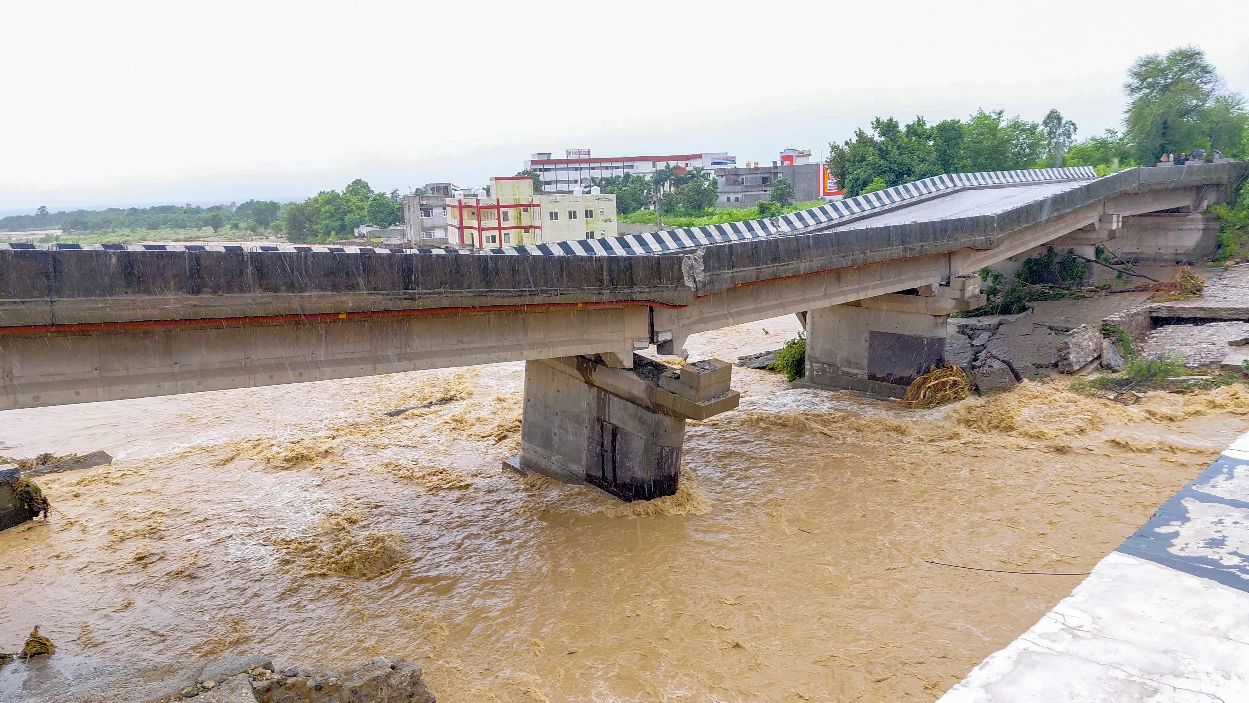How is Life Being Impacted in Jammu Division? Jammu-Srinagar Highway Closed for 5 Days!