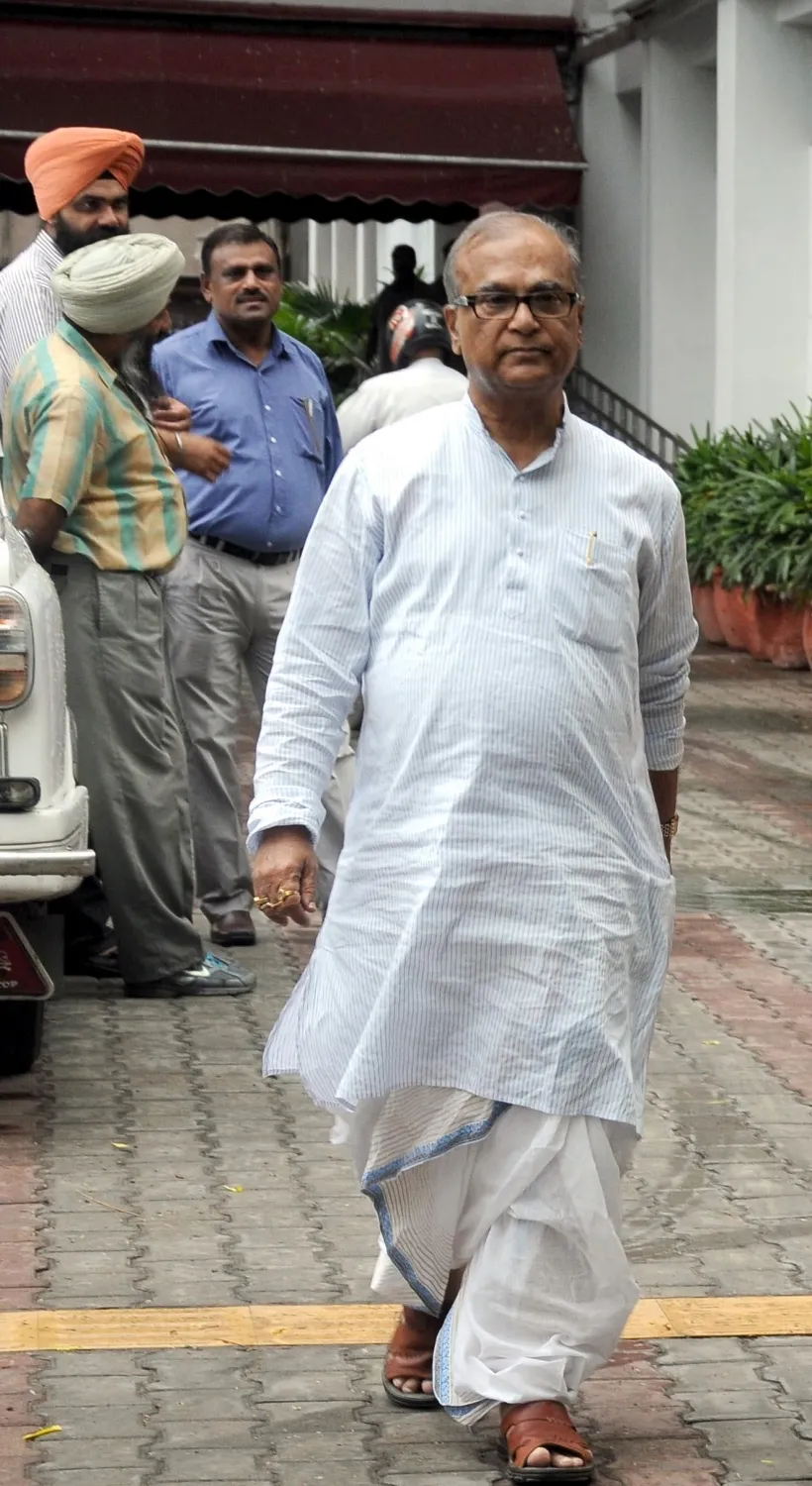 Rahul Gandhi's Commitment to Combat Corruption: Insights from Veteran Congress Leader