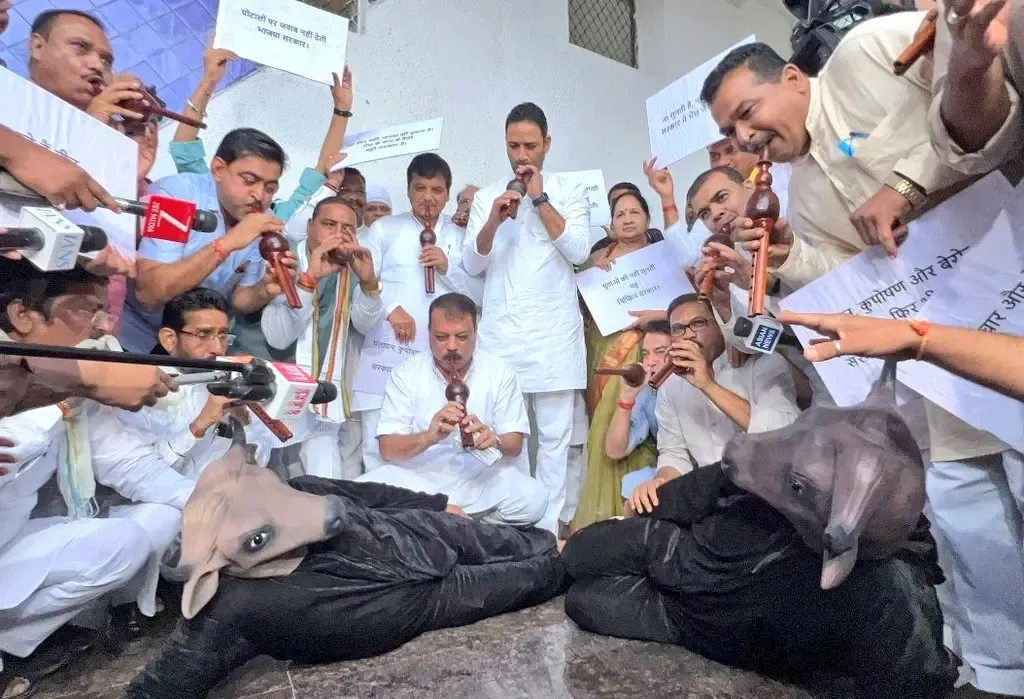 क्या मध्य प्रदेश विधानसभा में विजय शाह के इस्तीफे की मांग पर कांग्रेस-भाजपा के बीच नोंकझोंक हुई?