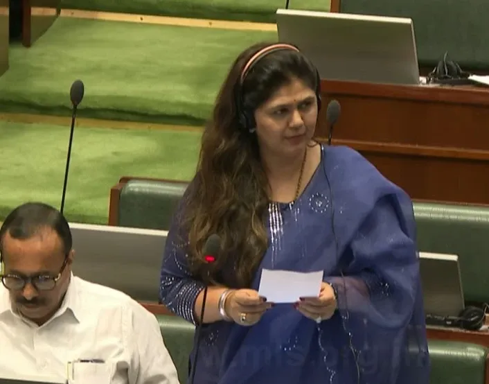 Has the Maha cabinet granted agricultural status to livestock farming?